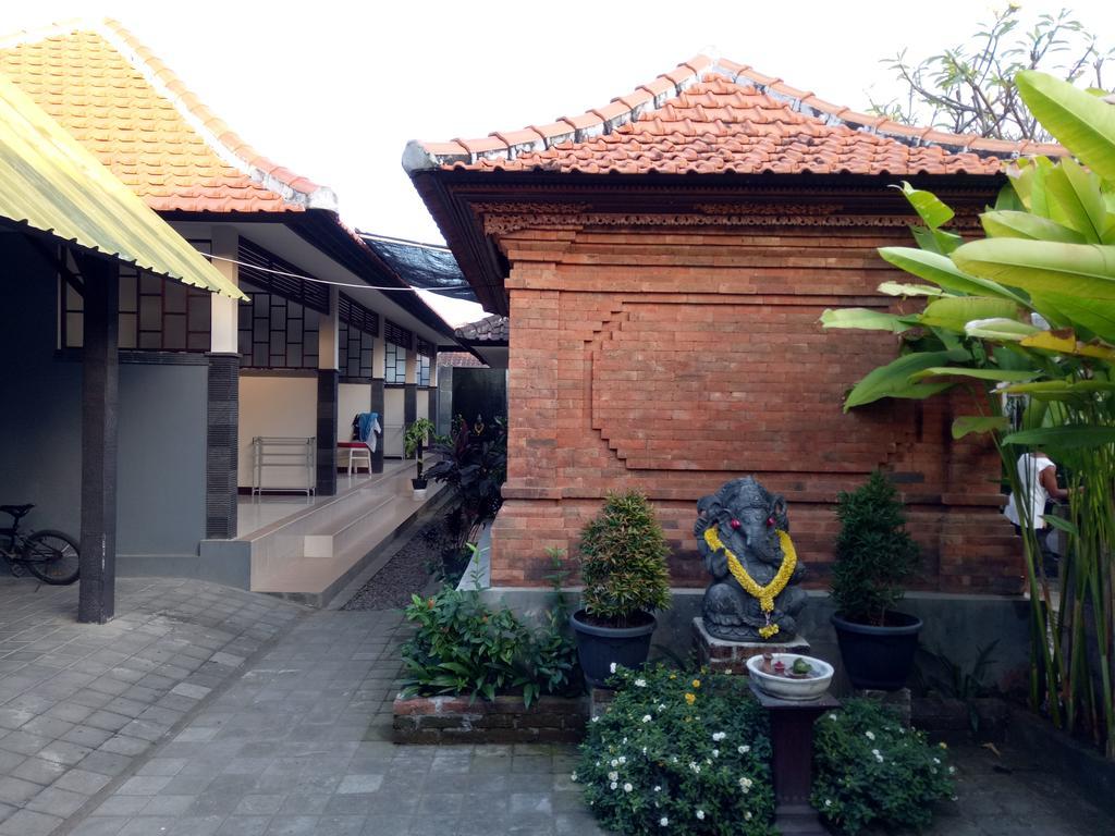 Buyan Homestay Sanur Exterior foto